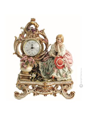 LADY ON BENCH Reloj de mesa de porcelana Capodimonte, artesanía Made in Italy