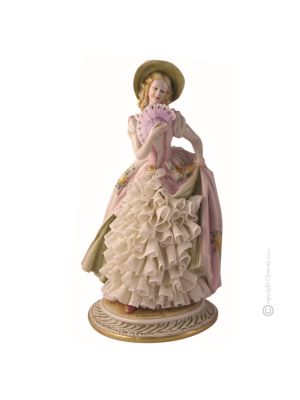 Estatua CABALLERO CON ENCAJE Porcelana Capodimonte Hecha a mano en Italia