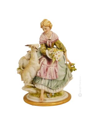 UN ENCUENTRO EN LA CIUDAD Figura de porcelana Capodimonte hecha a mano Made in Italy