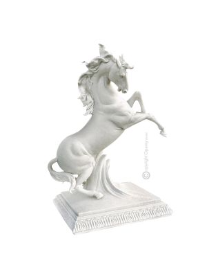 Estatua de figura de CABALLO BLANCO Figura de porcelana Capodimonte hecha a mano en Italia